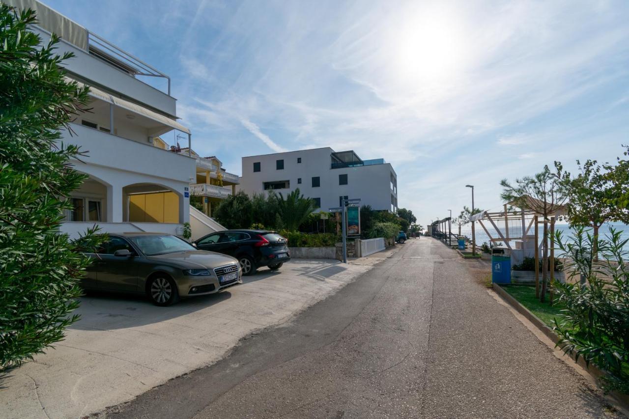 Apartments By The Sea Mandre, Pag - 4093 Колан Экстерьер фото