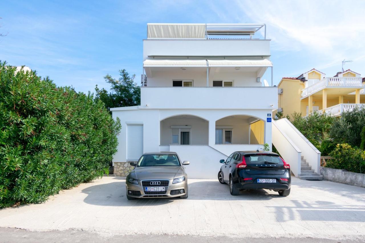 Apartments By The Sea Mandre, Pag - 4093 Колан Экстерьер фото