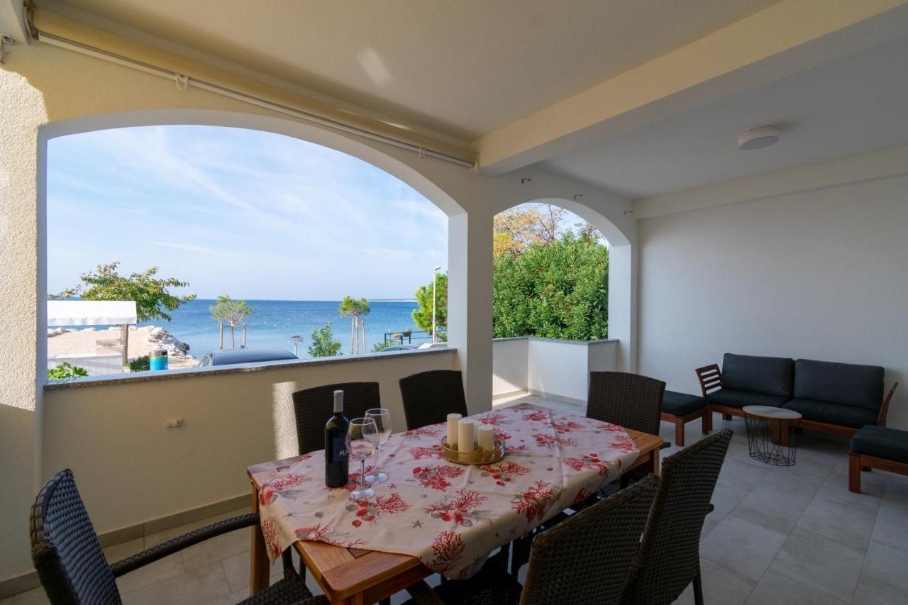 Apartments By The Sea Mandre, Pag - 4093 Колан Экстерьер фото
