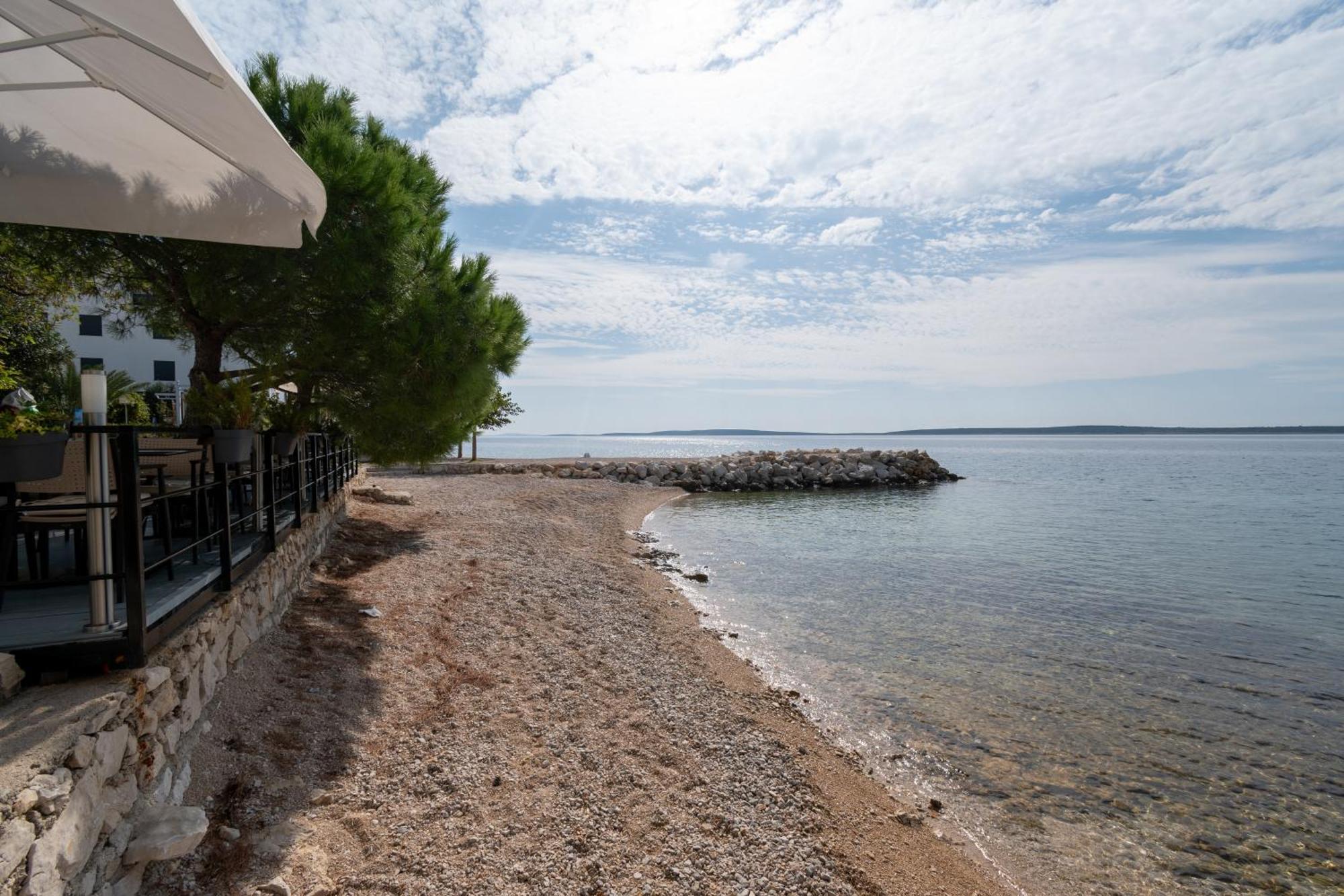 Apartments By The Sea Mandre, Pag - 4093 Колан Экстерьер фото