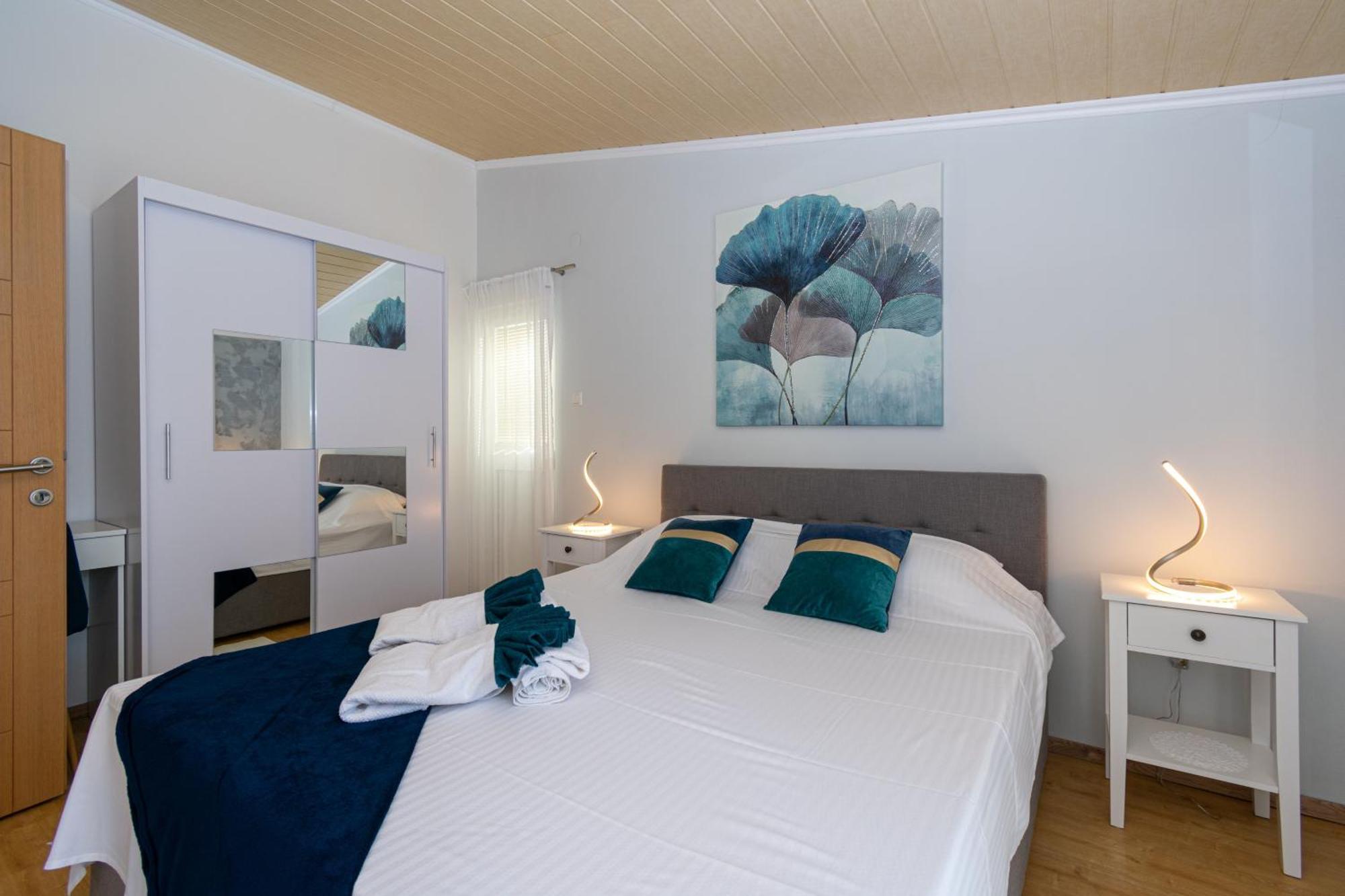 Apartments By The Sea Mandre, Pag - 4093 Колан Номер фото