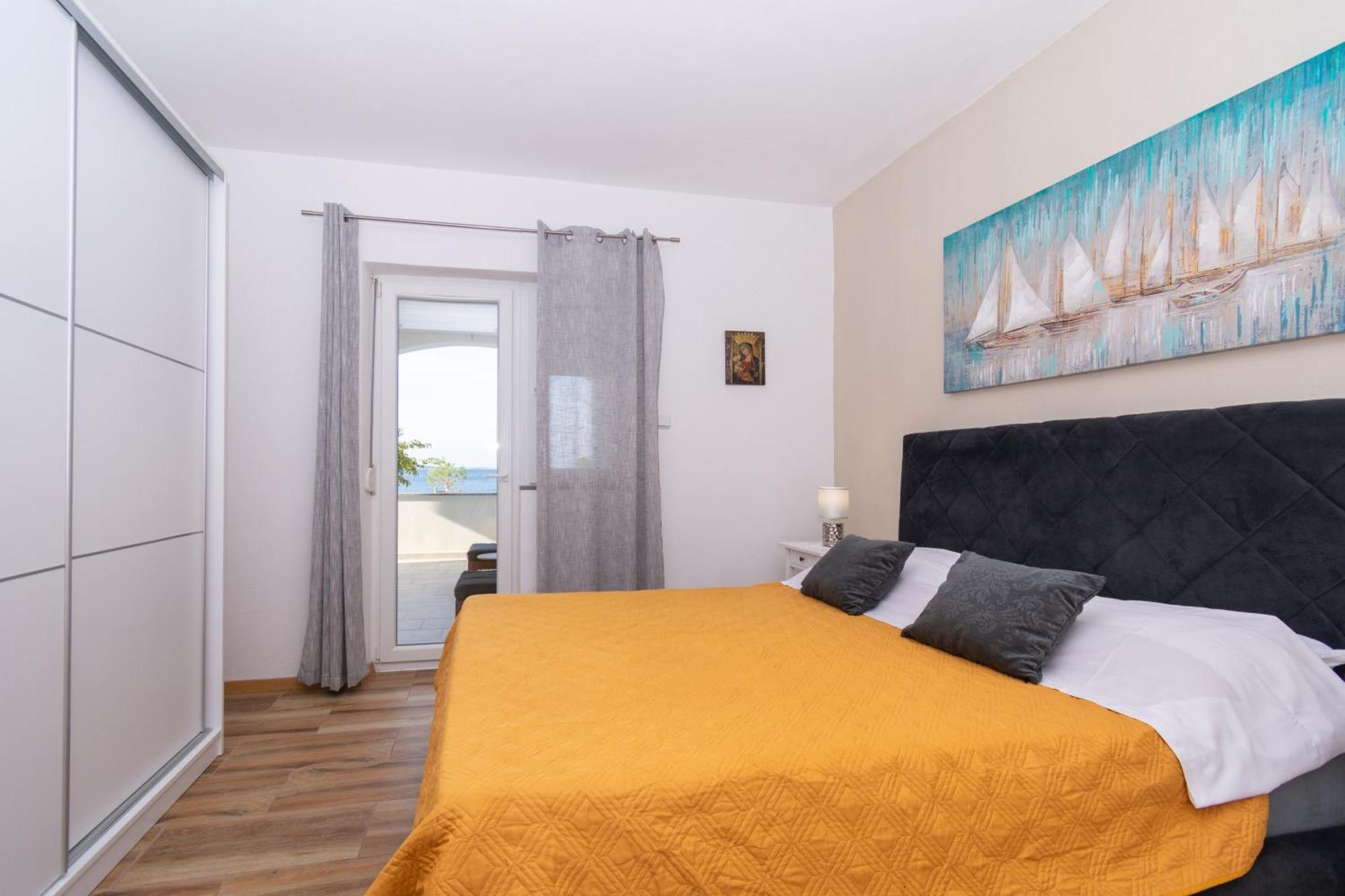 Apartments By The Sea Mandre, Pag - 4093 Колан Номер фото